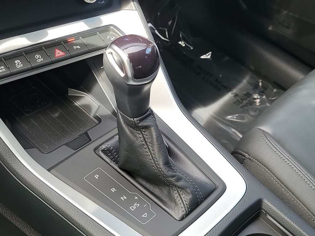 Thumbnail: 2023 Audi Q3 - 16