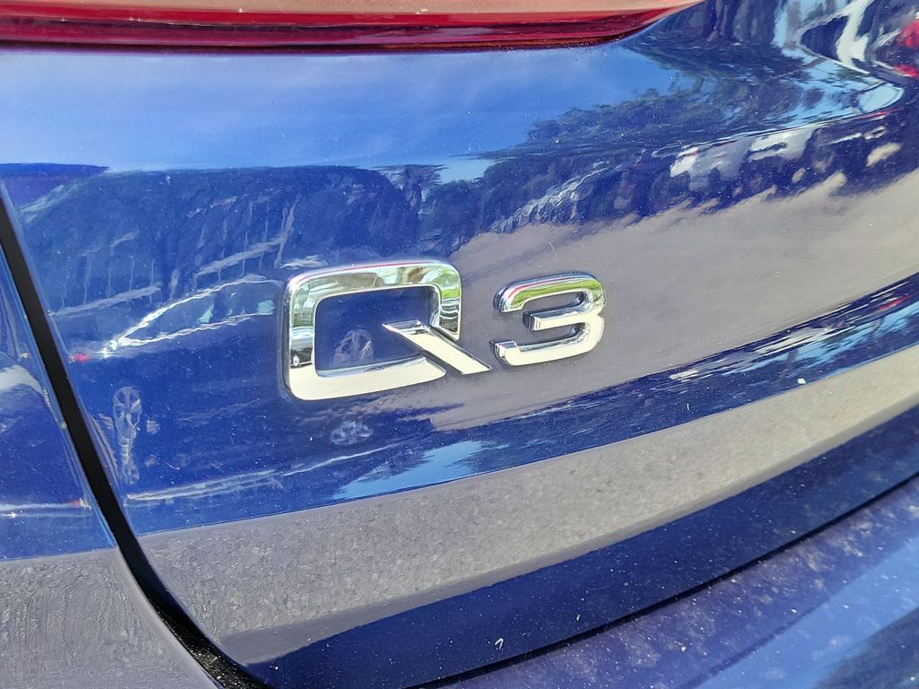 Thumbnail: 2023 Audi Q3 - 7
