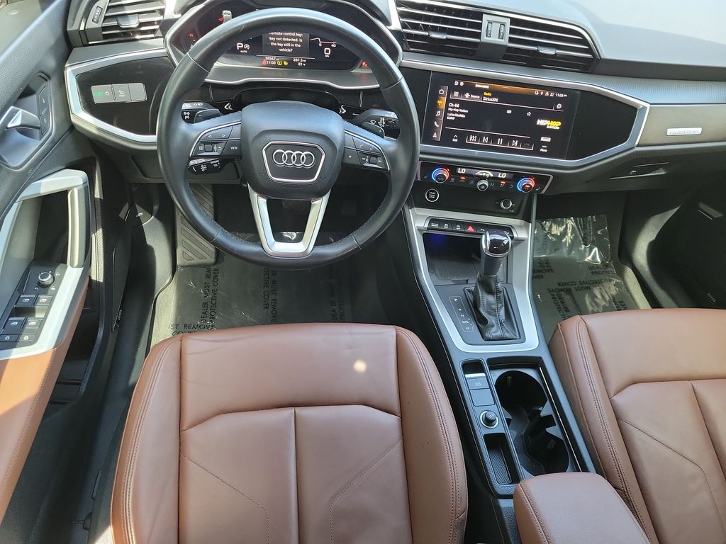 Thumbnail: 2023 Audi Q3 - 9