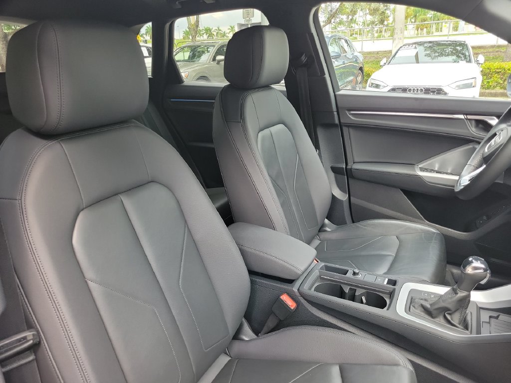 Thumbnail: 2024 Audi Q3 - 10