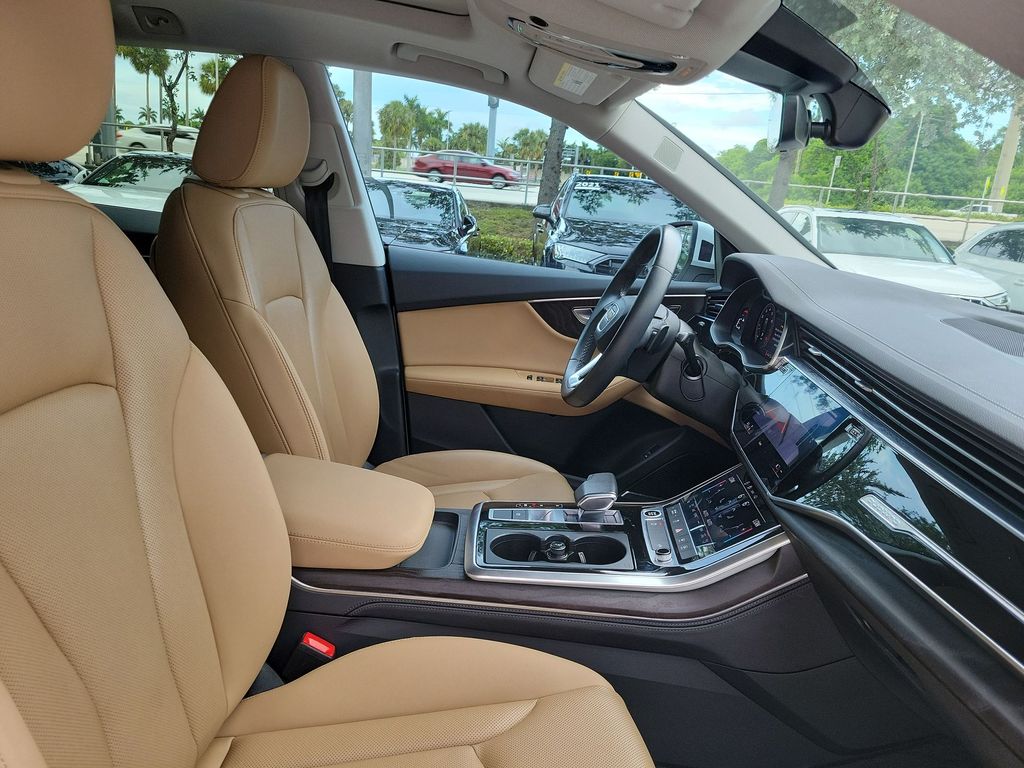 Thumbnail: 2023 Audi Q8 - 12