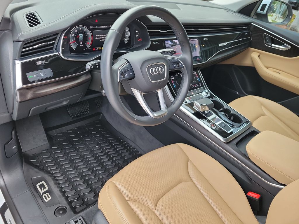 Thumbnail: 2023 Audi Q8 - 2