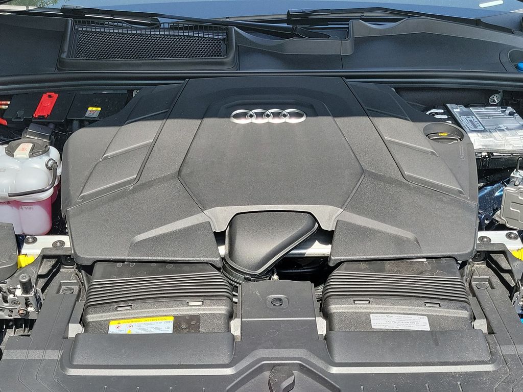 Thumbnail: 2026 Audi Q8 - 9