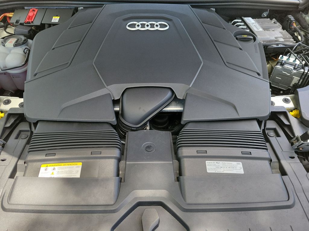 Thumbnail: 2023 Audi Q8 - 7