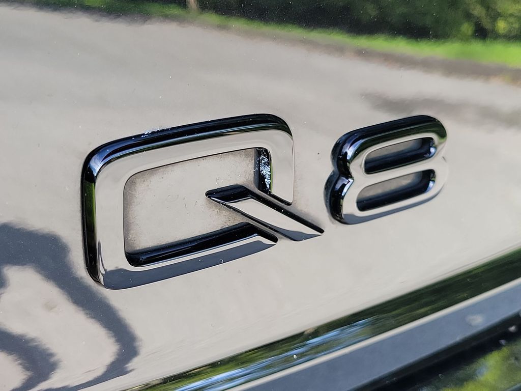 Thumbnail: 2022 Audi Q8 - 7