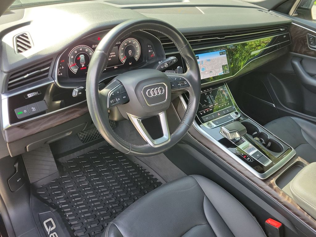 Thumbnail: 2022 Audi Q8 - 2
