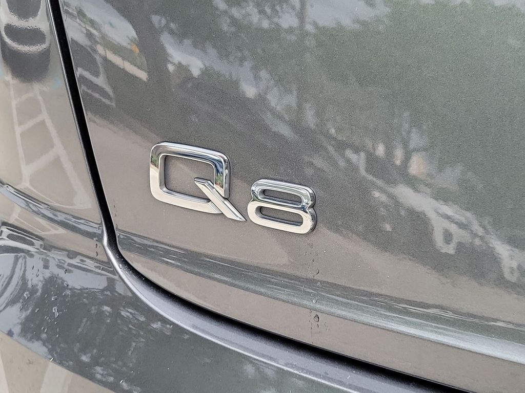 Thumbnail: 2023 Audi Q8 - 7