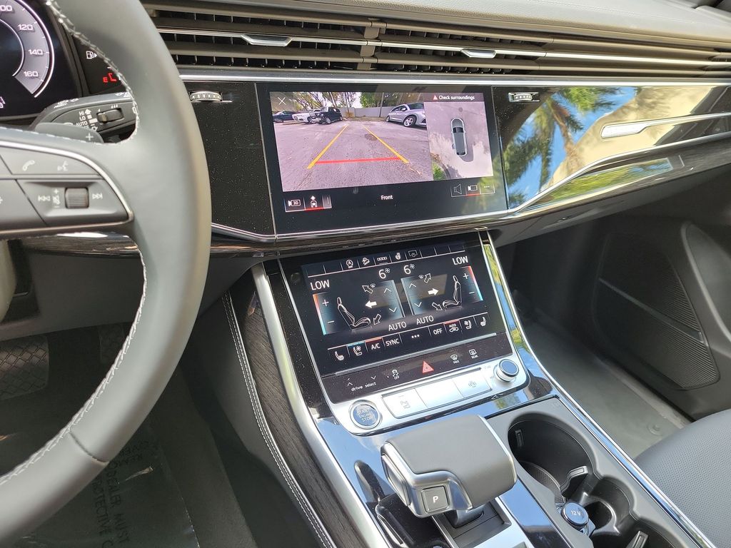 Thumbnail: 2026 Audi Q8 - 15