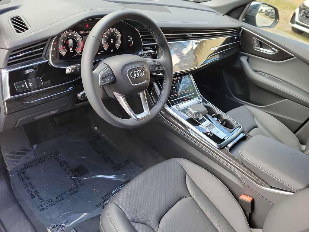 Thumbnail: 2026 Audi Q8 - 2