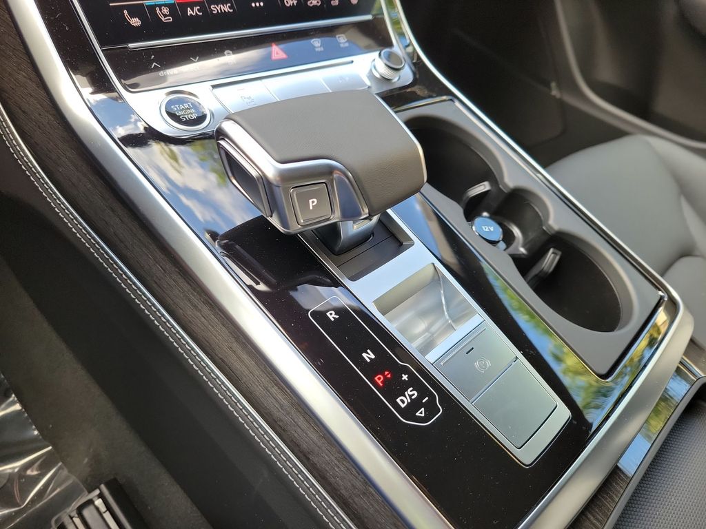 Thumbnail: 2026 Audi Q8 - 28
