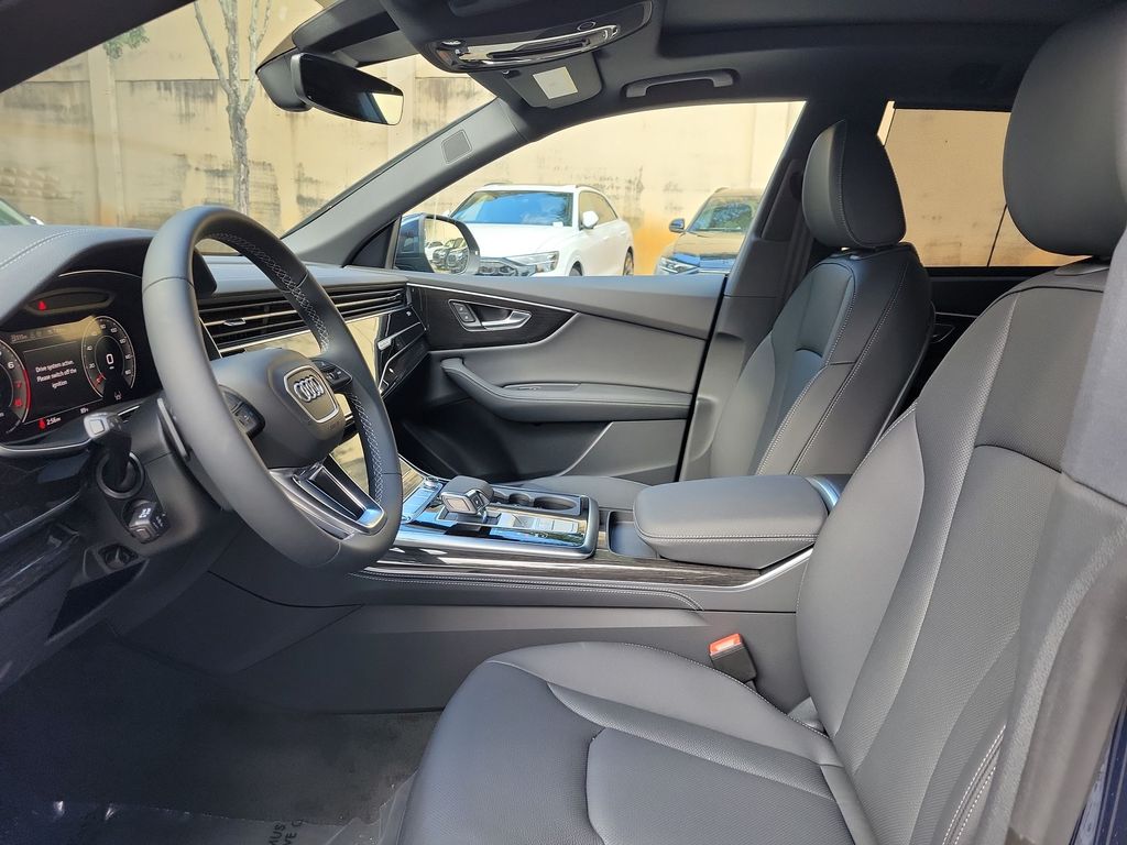 Thumbnail: 2026 Audi Q8 - 11