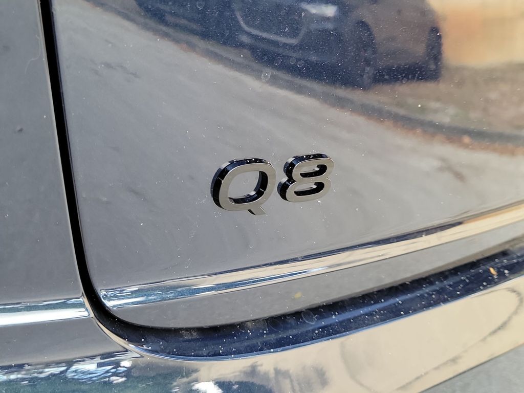 Thumbnail: 2026 Audi Q8 - 7