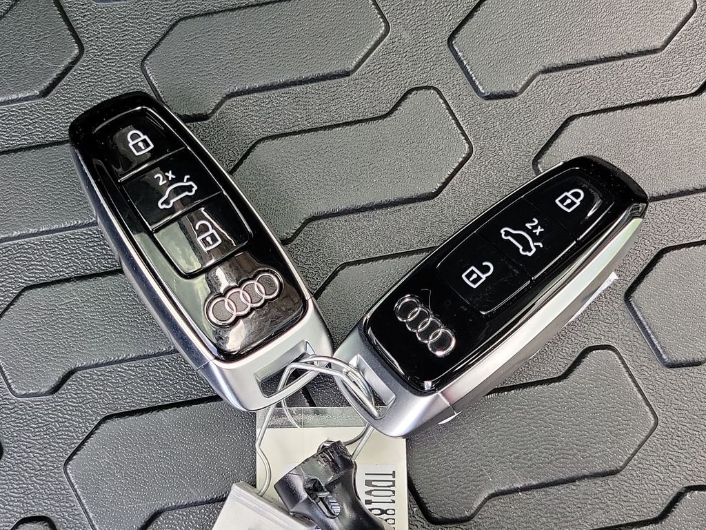 Thumbnail: 2026 Audi Q8 - 29