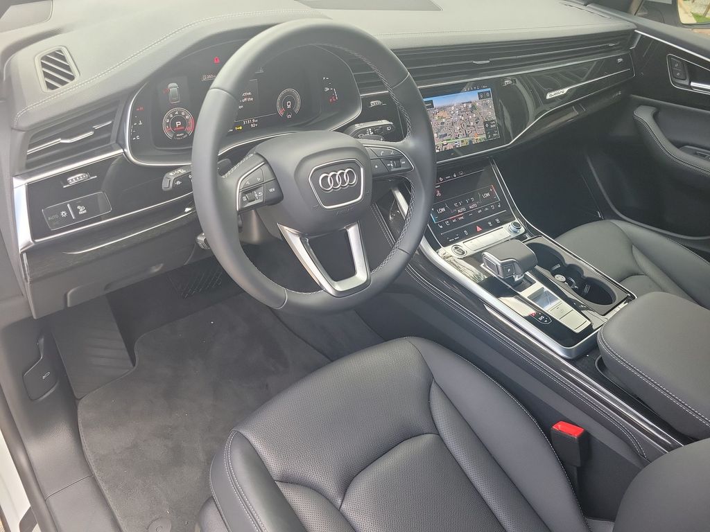 Thumbnail: 2026 Audi Q8 - 2