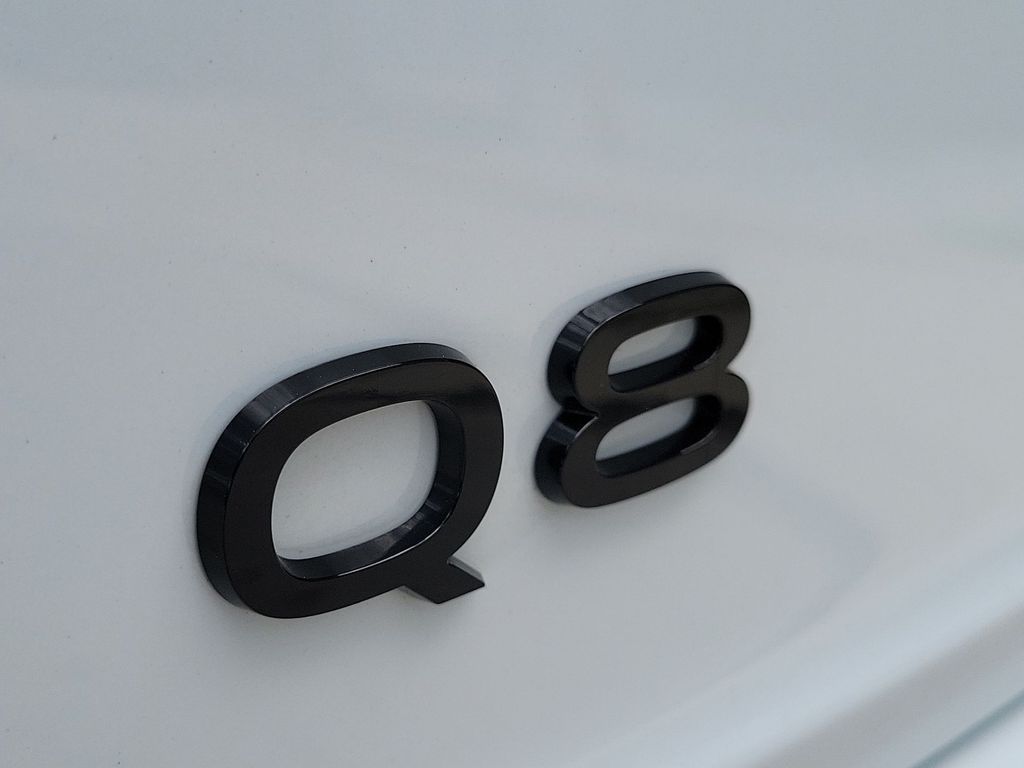 Thumbnail: 2026 Audi Q8 - 18