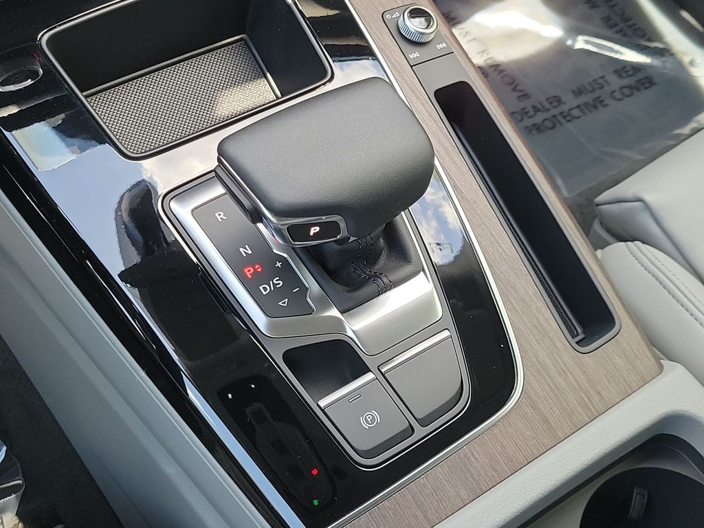 Thumbnail: 2024 Audi Q5 - 16