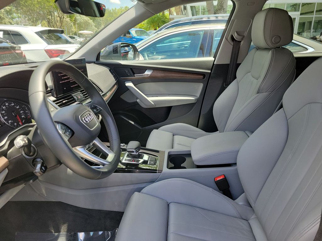 Thumbnail: 2024 Audi Q5 - 11