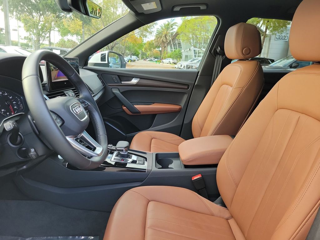 Thumbnail: 2023 Audi Q5 - 11