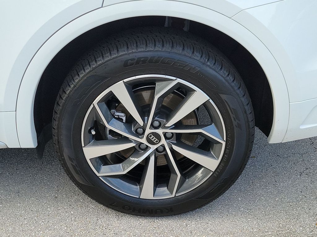 Thumbnail: 2023 Audi Q5 - 8