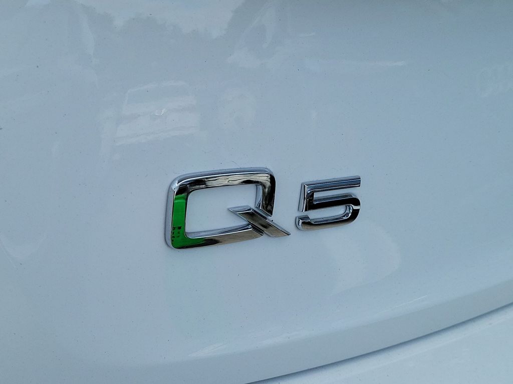 Thumbnail: 2023 Audi Q5 - 7