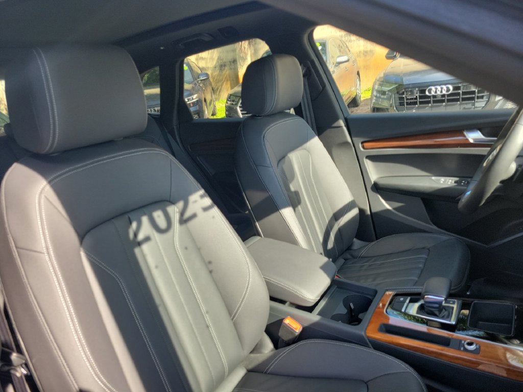 Thumbnail: 2023 Audi Q5 - 3