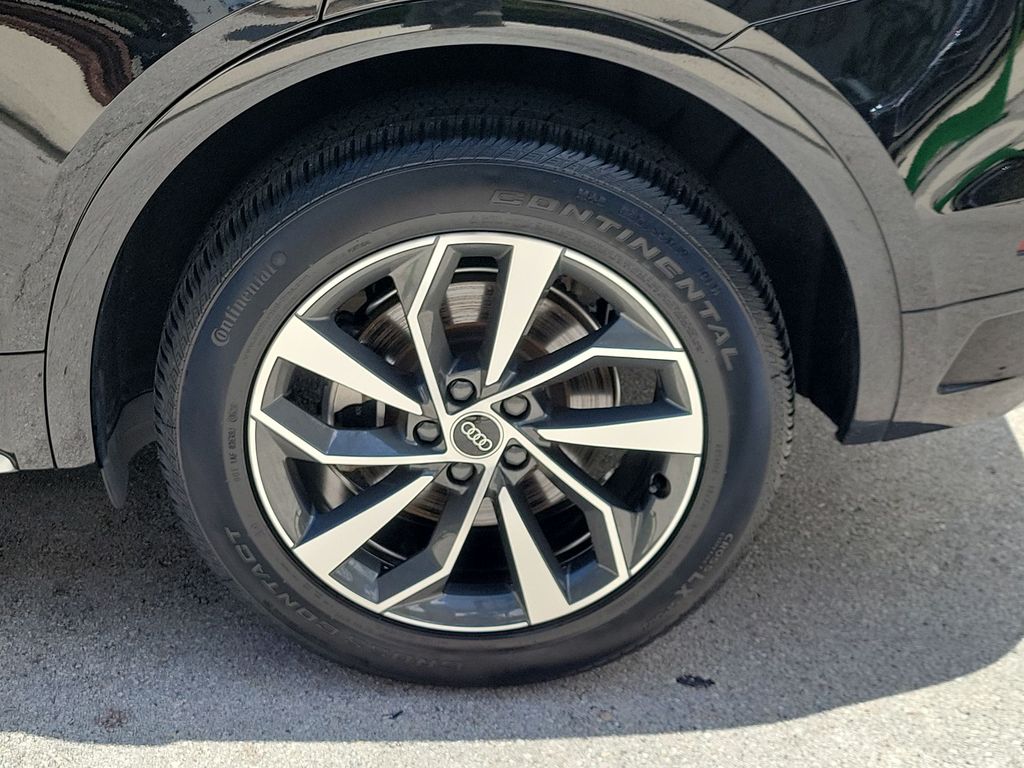 Thumbnail: 2024 Audi Q5 - 8