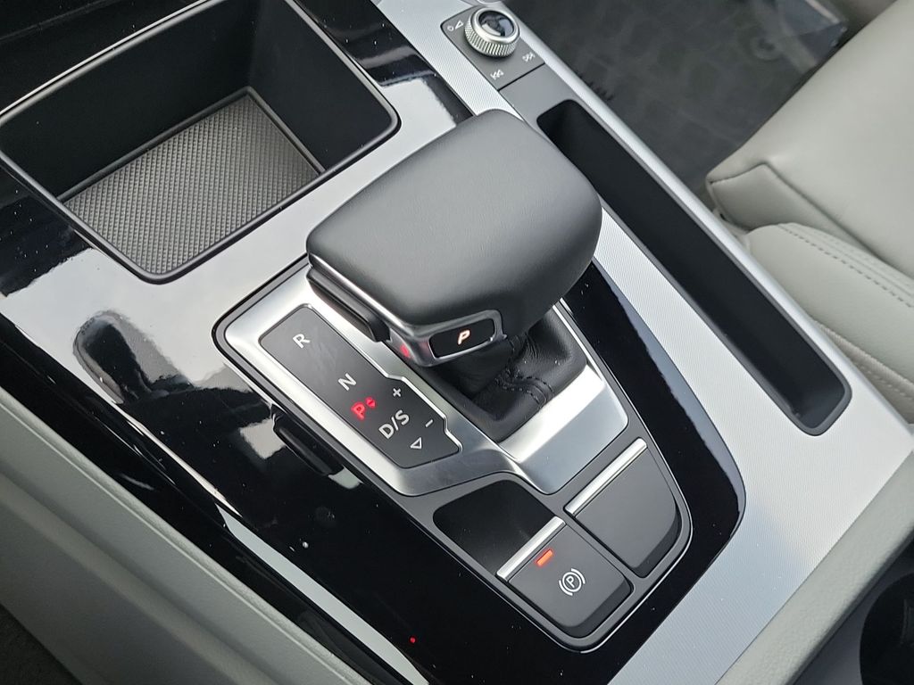 Thumbnail: 2024 Audi Q5 - 16