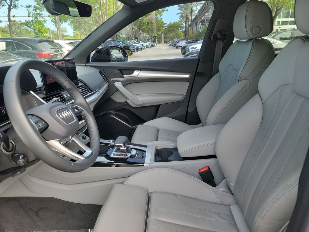 Thumbnail: 2024 Audi Q5 - 11