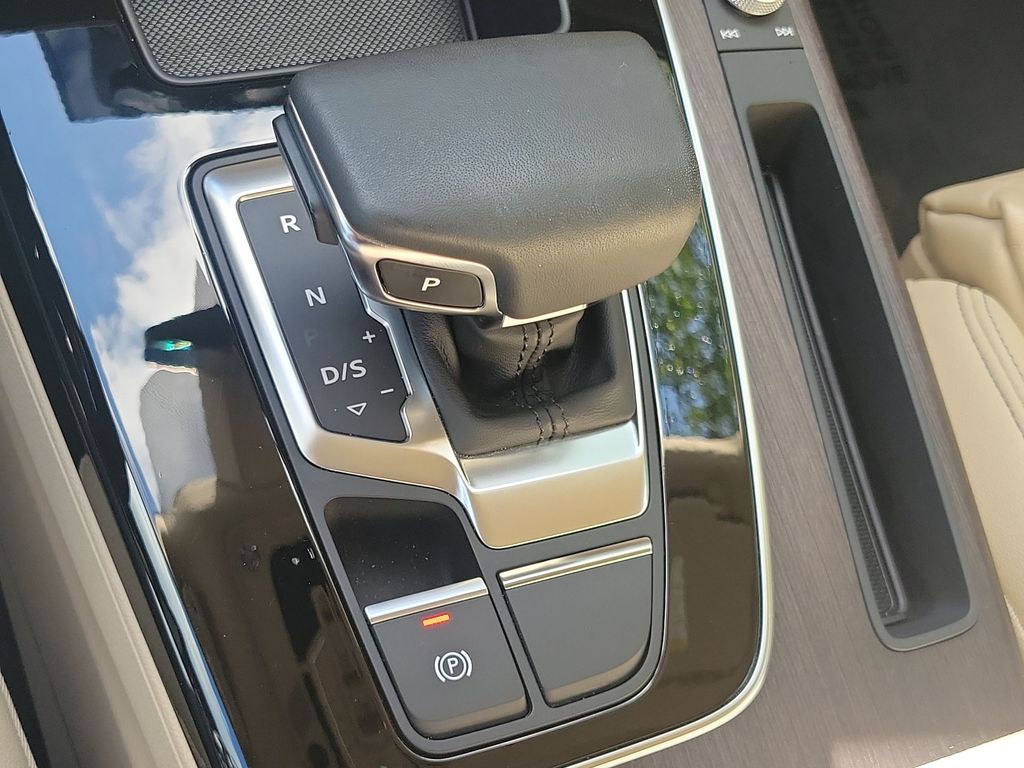 Thumbnail: 2024 Audi Q5 - 16