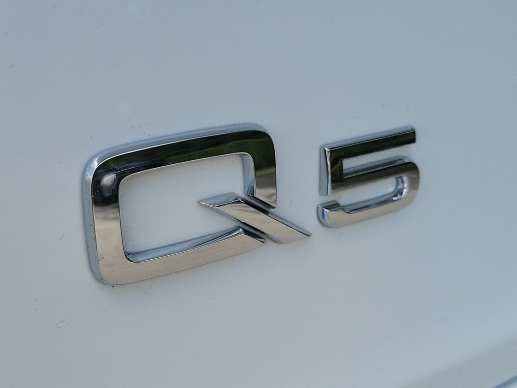 Thumbnail: 2024 Audi Q5 - 7