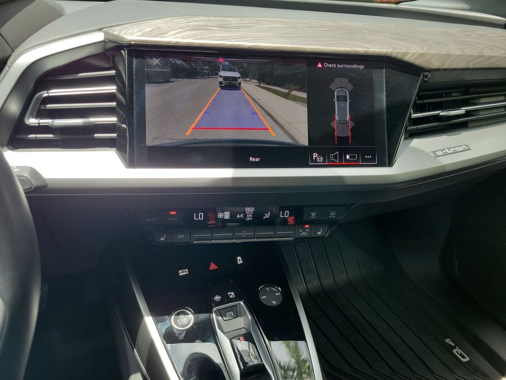 Thumbnail: 2023 Audi Q4 e-tron - 15