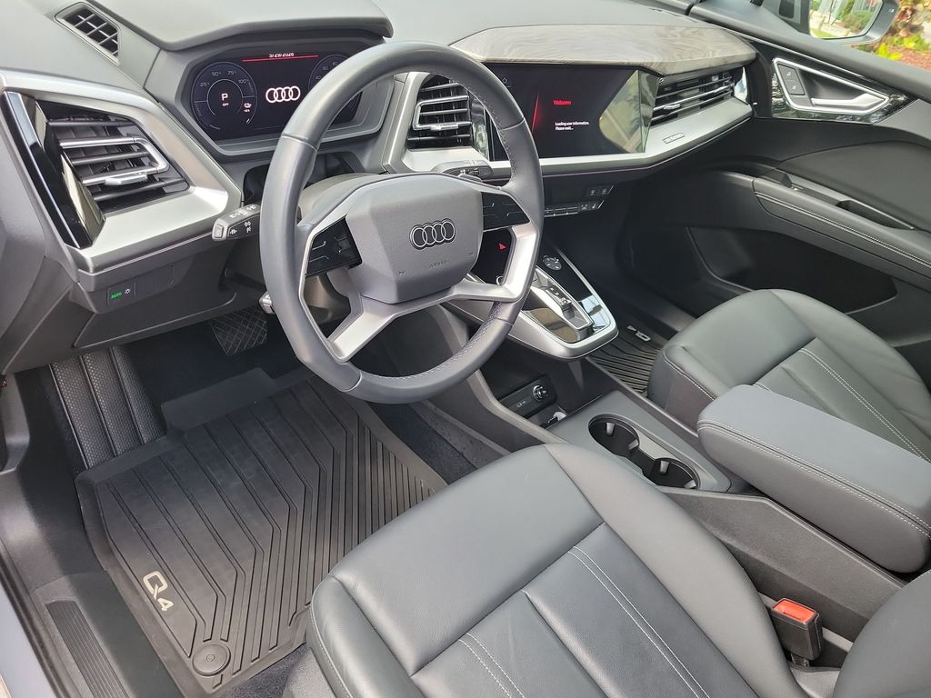 Thumbnail: 2023 Audi Q4 e-tron - 2