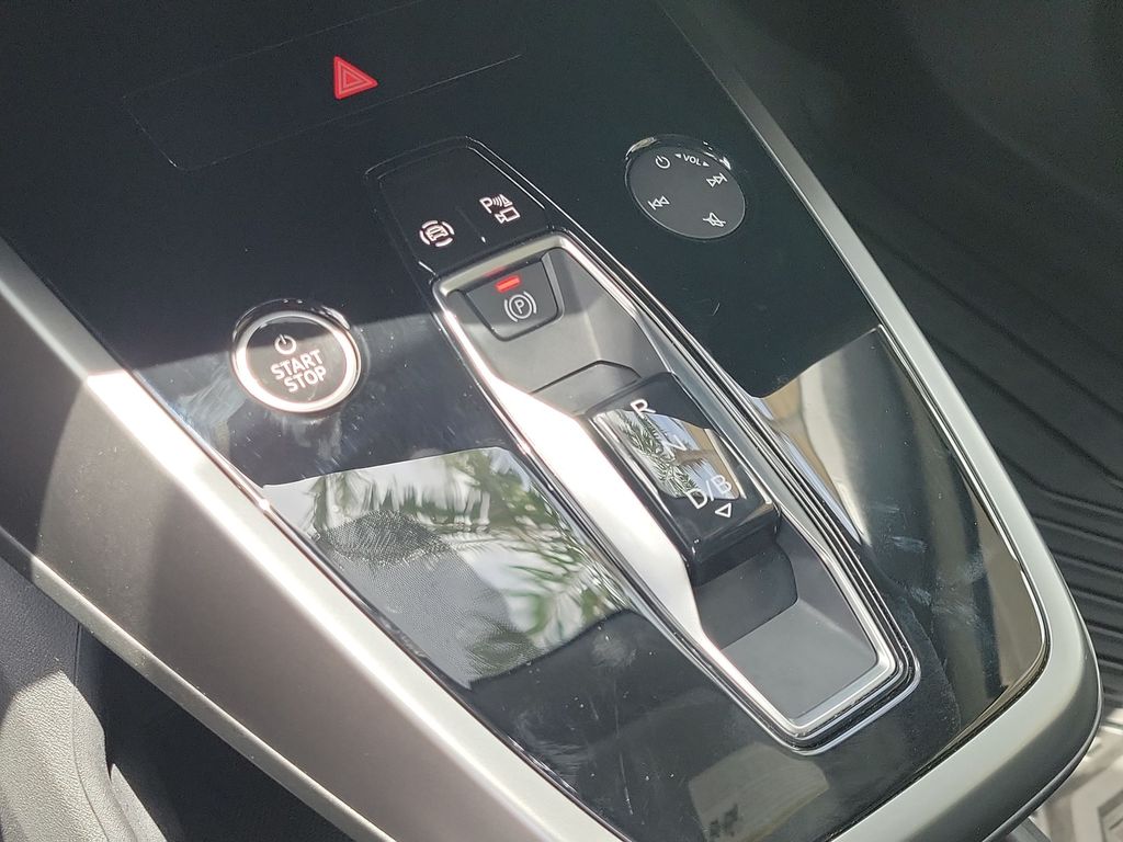Thumbnail: 2023 Audi Q4 e-tron - 16