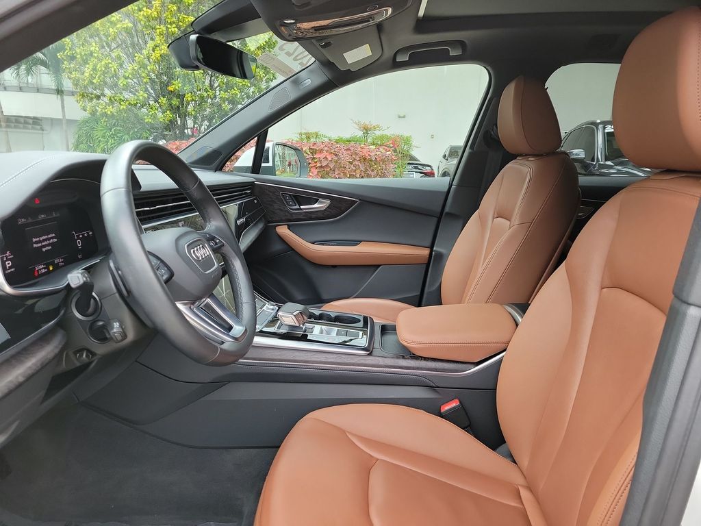 Thumbnail: 2023 Audi Q7 - 11