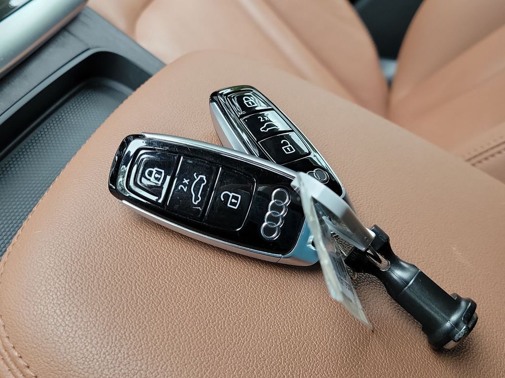 Thumbnail: 2023 Audi Q7 - 17