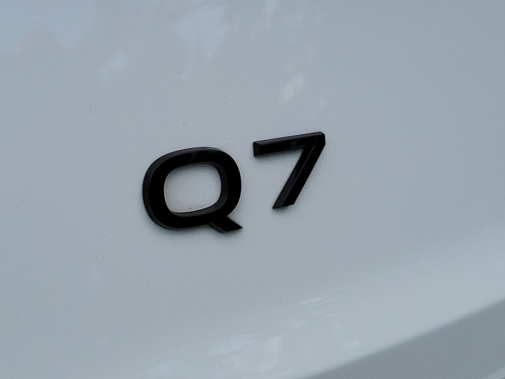 Thumbnail: 2025 Audi Q7 - 7