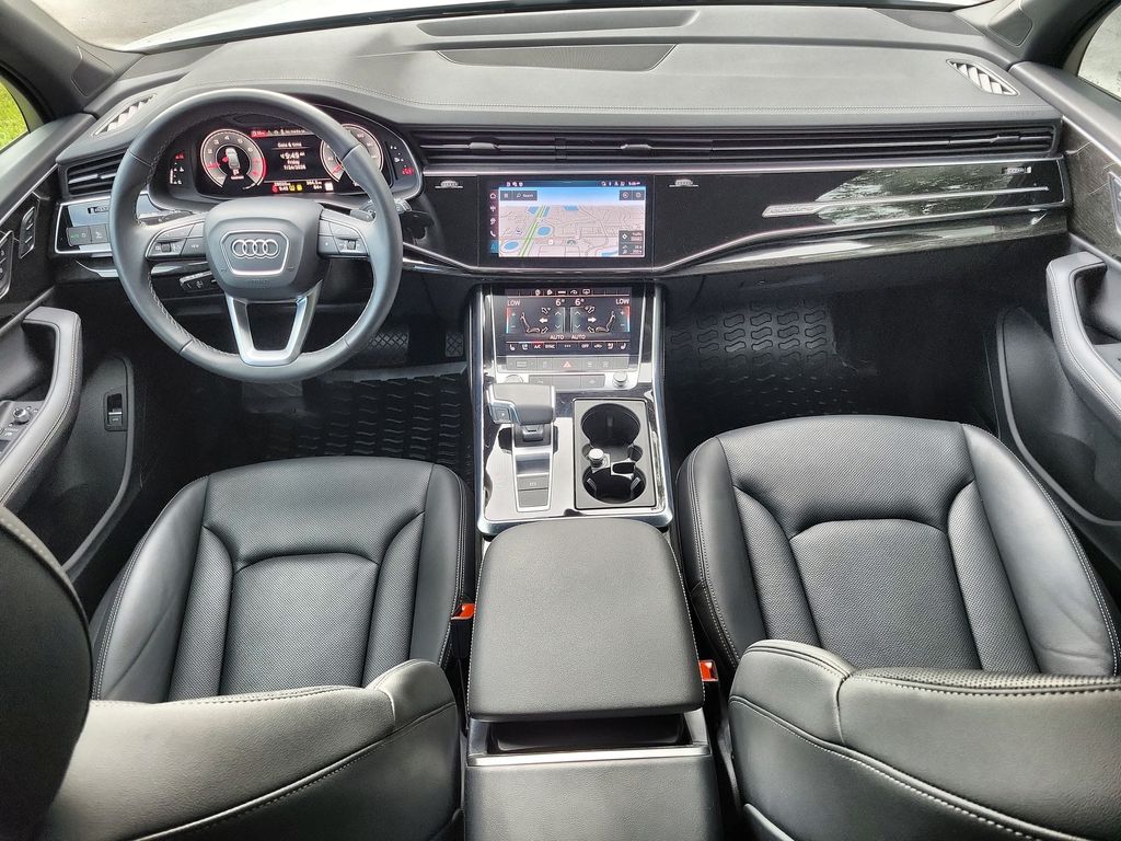 Thumbnail: 2025 Audi Q7 - 10