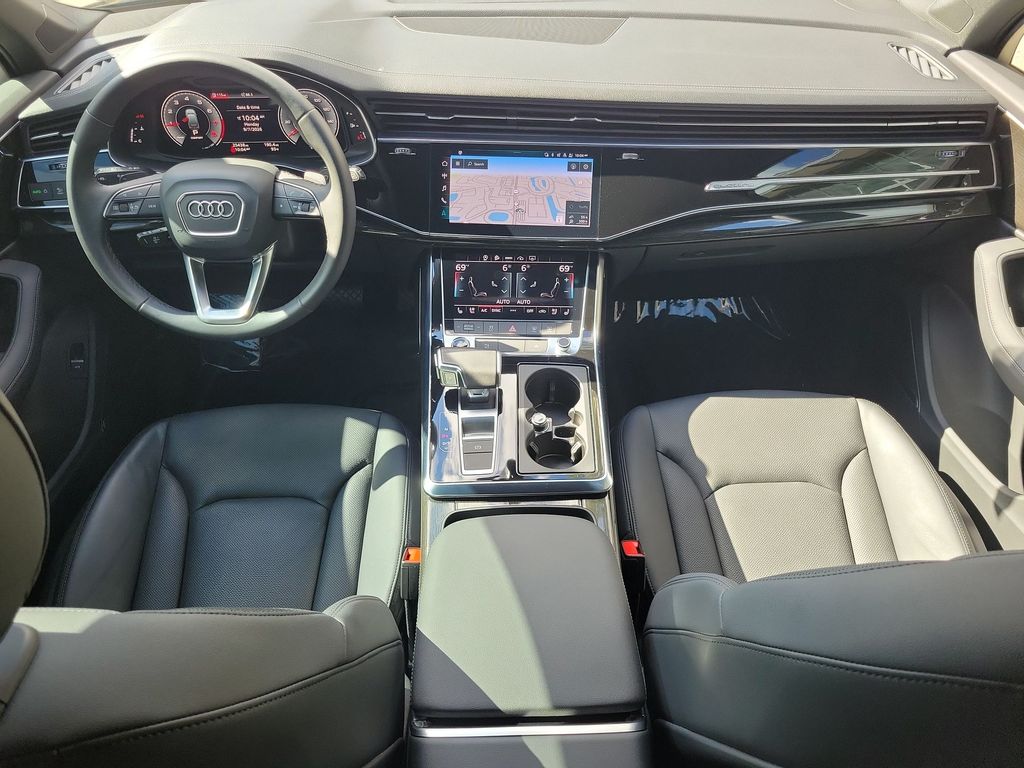 Thumbnail: 2023 Audi Q7 - 10