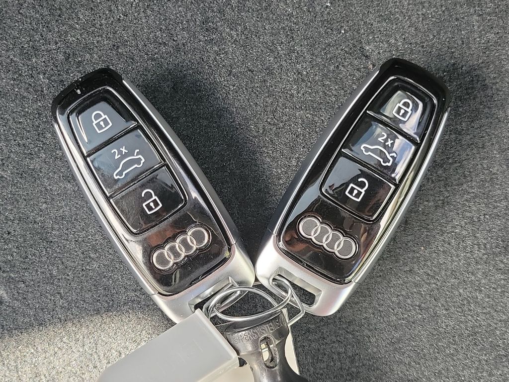 Thumbnail: 2023 Audi Q7 - 19