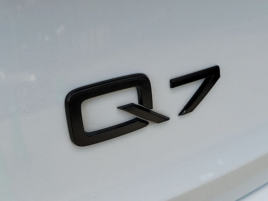 Thumbnail: 2023 Audi Q7 - 18