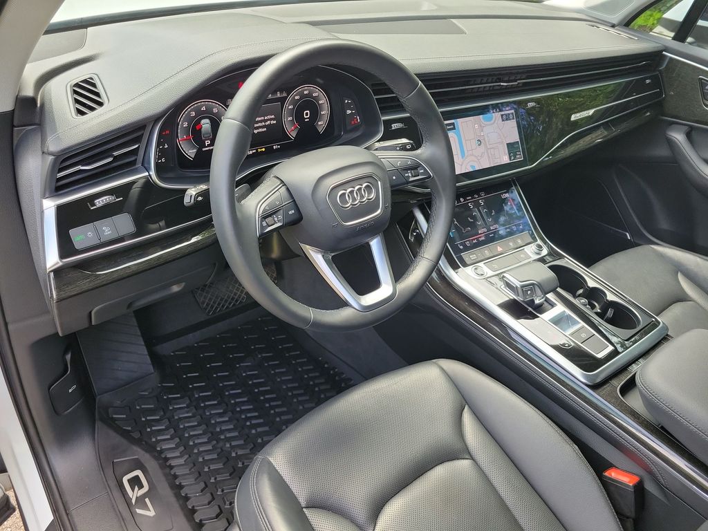 Thumbnail: 2023 Audi Q7 - 2