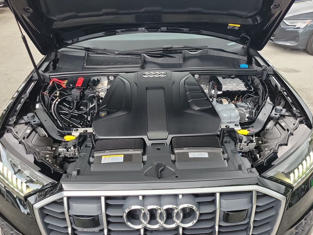 Thumbnail: 2023 Audi Q7 - 9