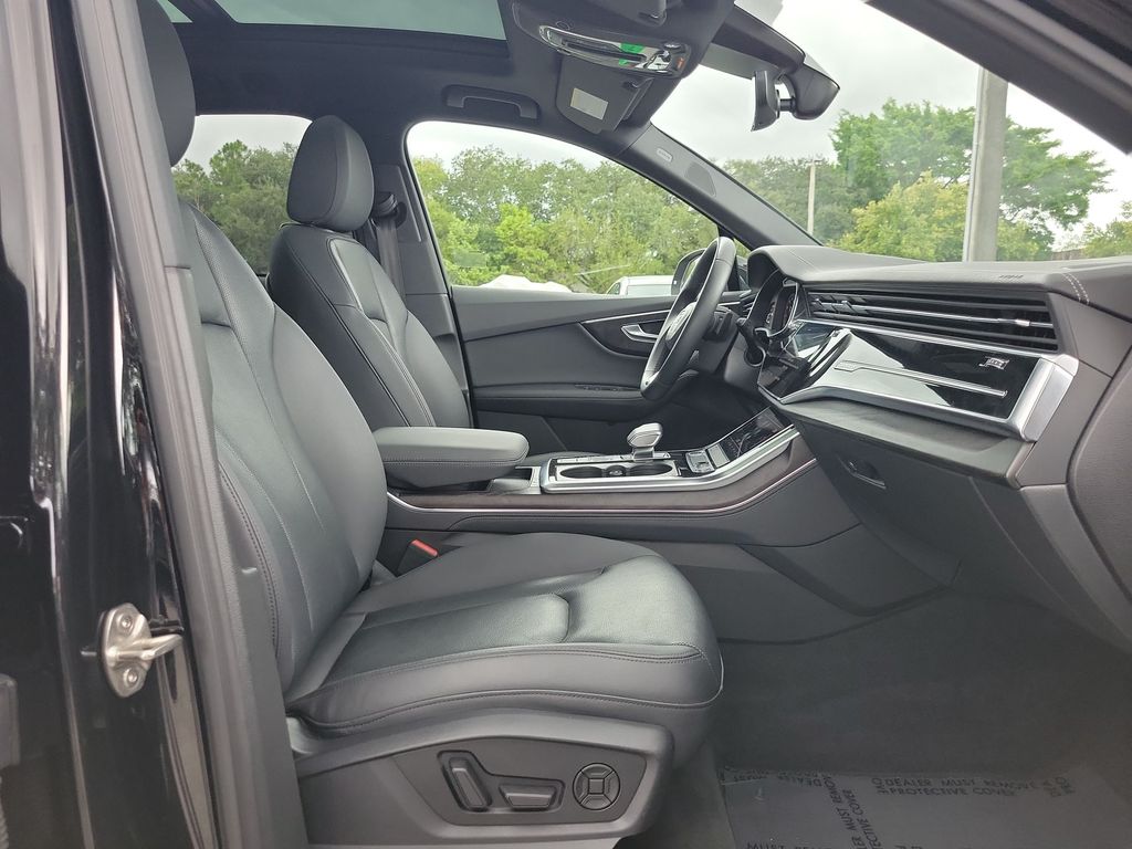 Thumbnail: 2023 Audi Q7 - 29