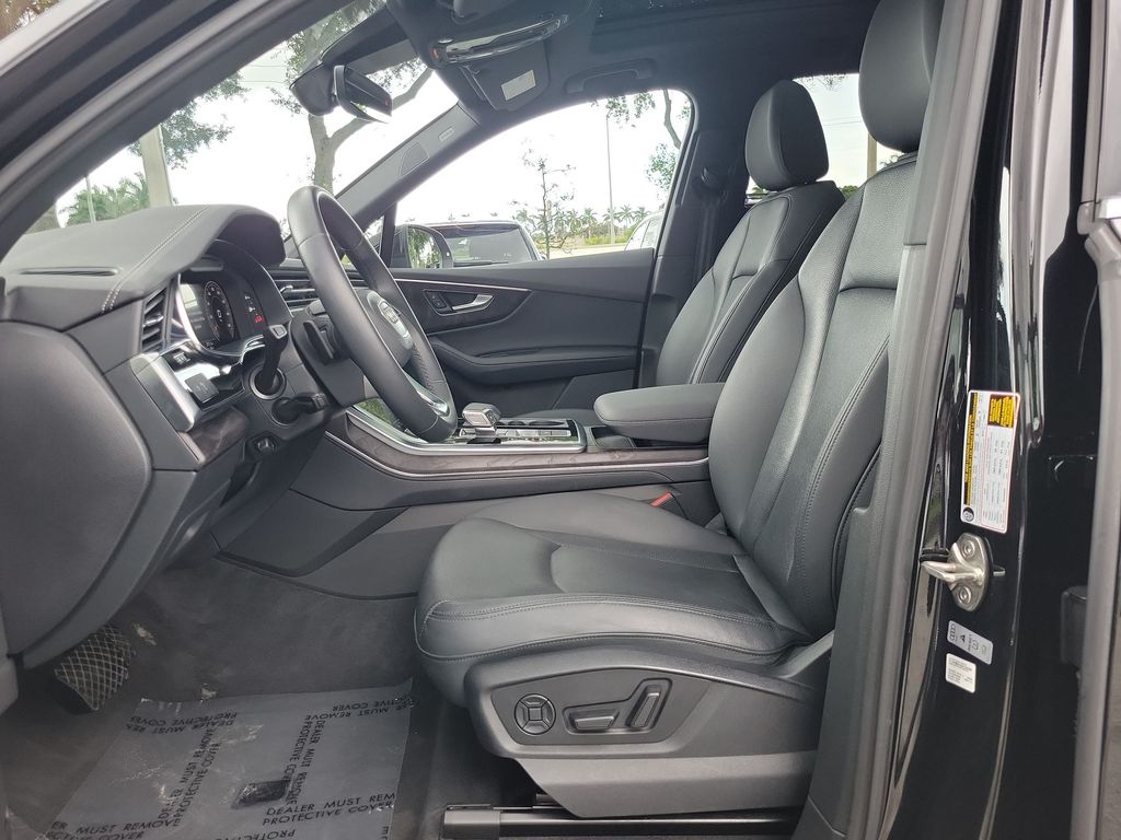 Thumbnail: 2023 Audi Q7 - 11
