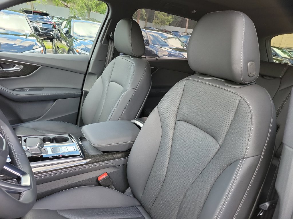 Thumbnail: 2026 Audi Q7 - 11