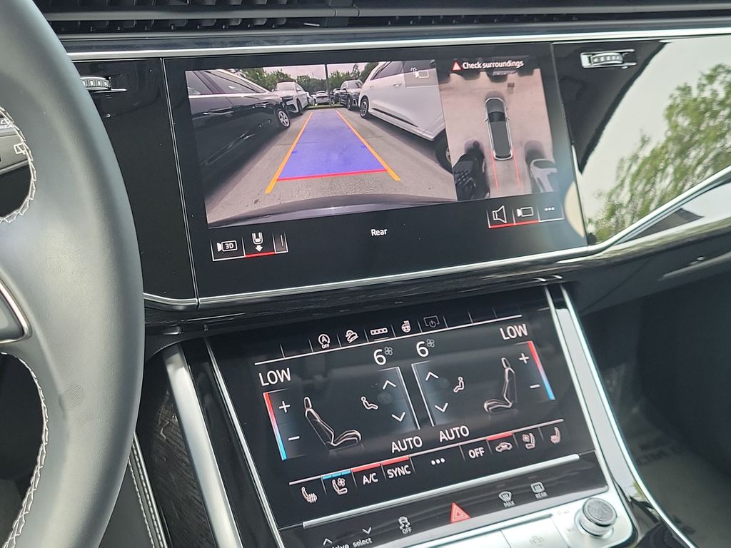 Thumbnail: 2026 Audi Q7 - 14