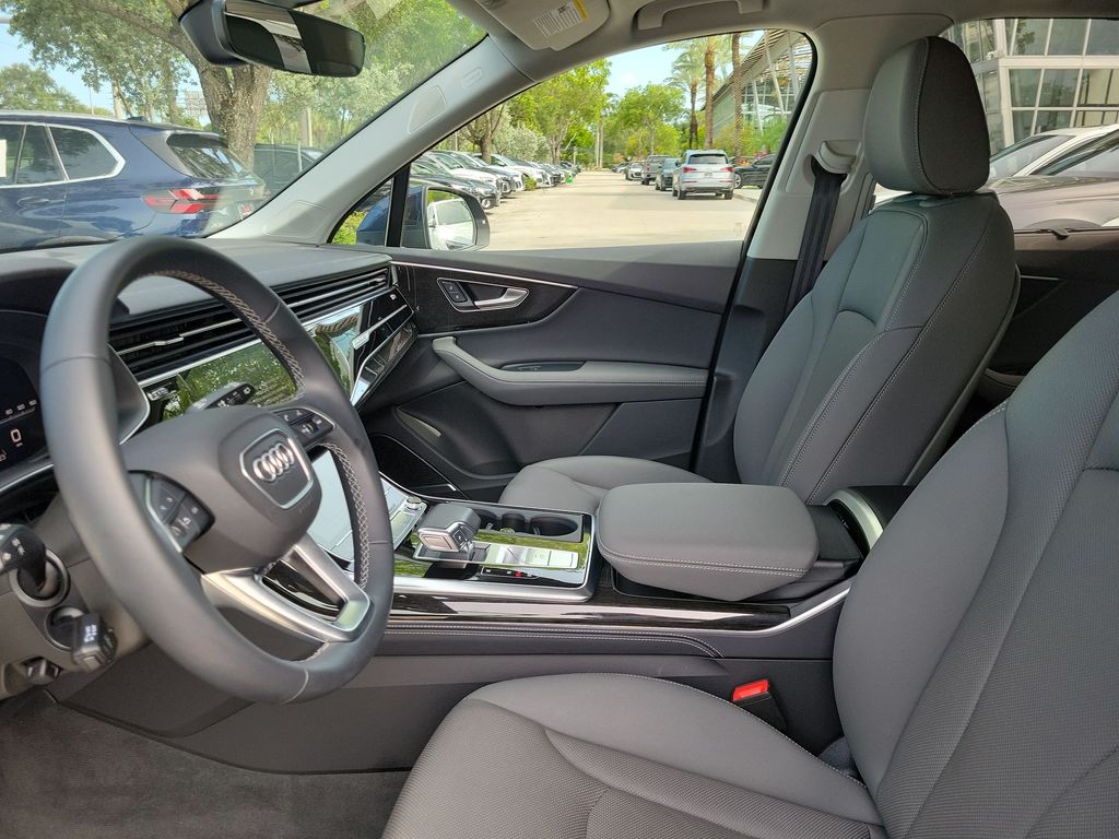 Thumbnail: 2026 Audi Q7 - 10
