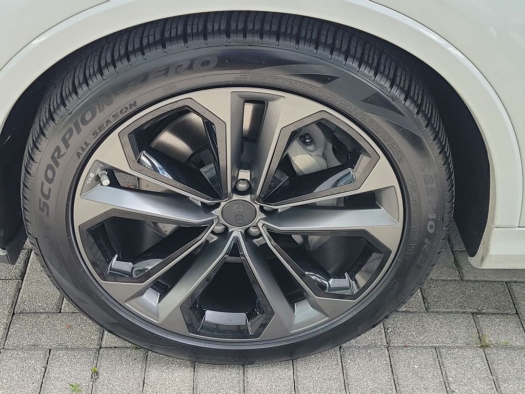 Thumbnail: 2026 Audi Q7 - 6