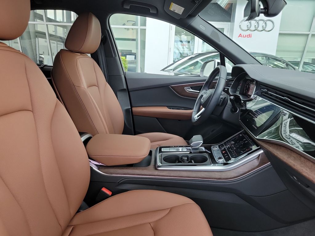 Thumbnail: 2026 Audi Q7 - 10