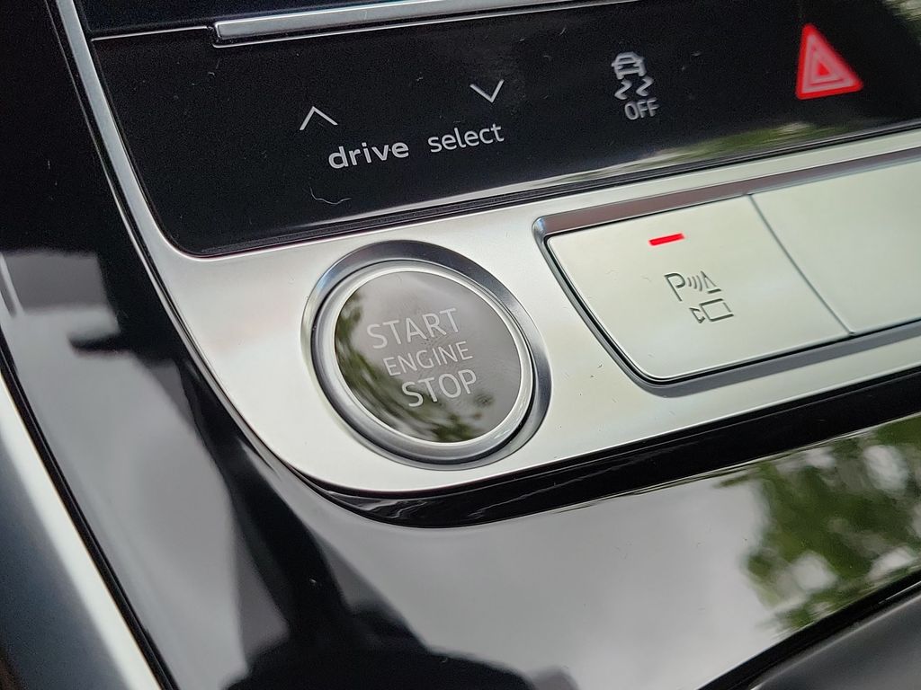 Thumbnail: 2026 Audi Q7 - 21